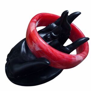 Vintage Retro (50s - 70s) Swirled Cherry Red Acrylic Statement Bangle Size M/L